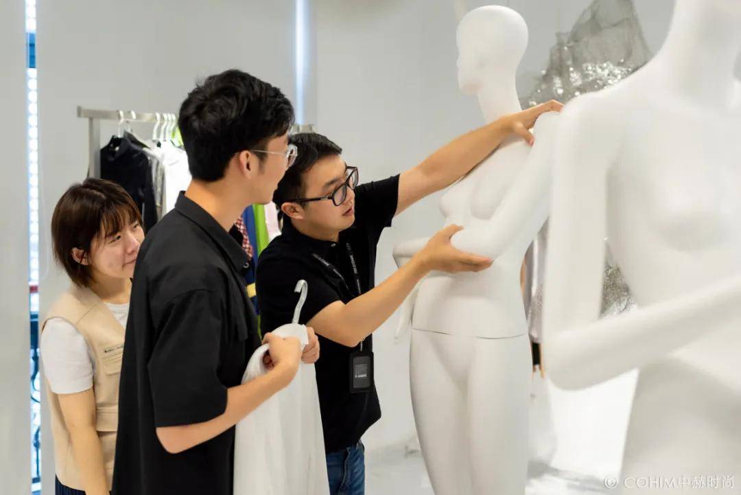 浙江招聘网最新招聘,科技引领未来,工作触手可及,即刻开启您的职业旅程!