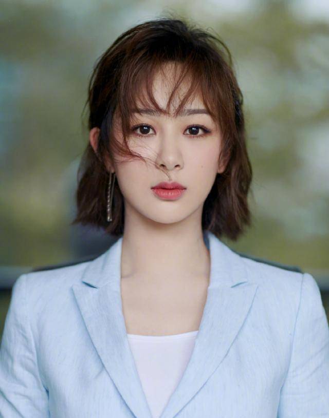 杨紫短发最新,杨紫短发最新,时尚潮流的新标杆