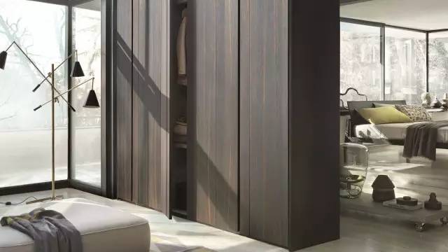 科技重塑家居美学,最新智能衣柜样式,开启智能生活新纪元