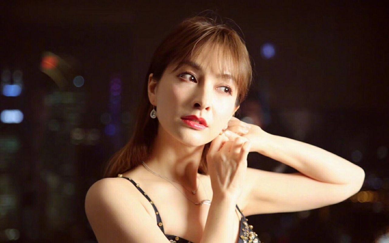 谢娜发型新风尚，自信与成就感的源泉，探索发型变化的力量