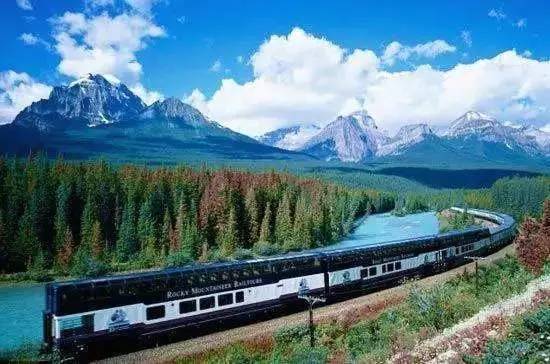 怀罗高速最新动态,驶向自然美景的探寻之旅,揭秘内心平静的奥秘