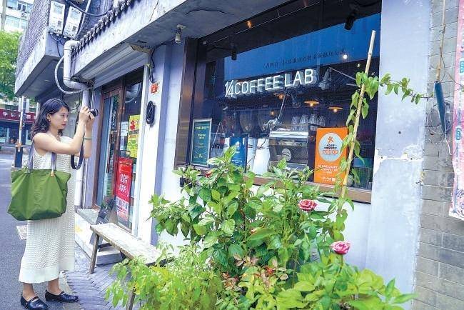 direct最新版,Direct最新版，小巷中的隐藏宝藏，一家特色小店的独特魅力