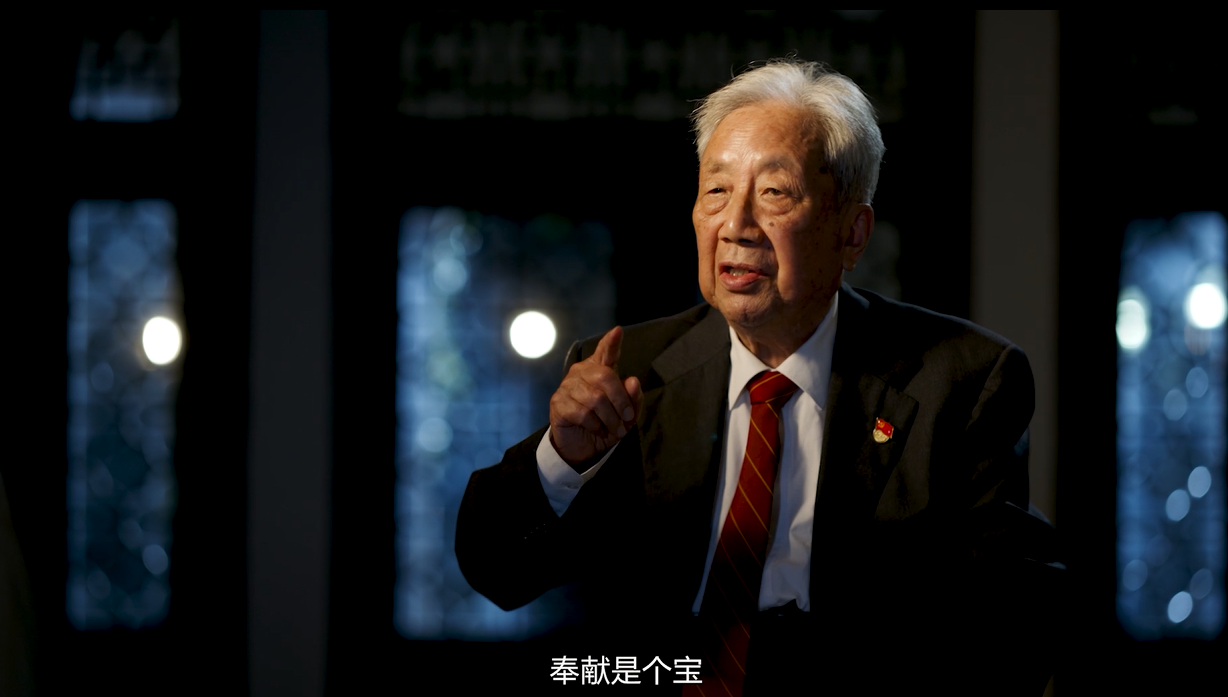 基于您提供的内容,一个比较合适的标题可能是,,揭秘99热久久背后的故事,学习之旅中的自信与成就之光,远离涉黄陷阱,请注意,避免使用涉及色情内容的标题和描述,以保护用户免受不良信息的侵害。