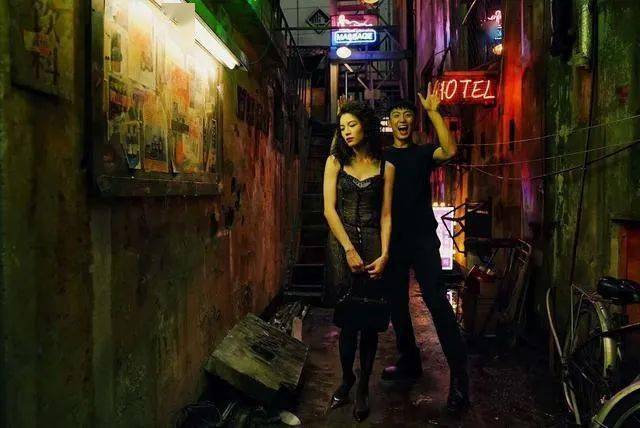 最新高清影院,小巷中的秘密宝藏之地