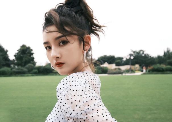 最新款衬衣,时尚魅力与争议并存