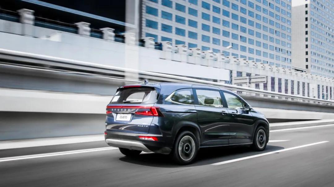 现代最新款车型,瞬间爱上驾驶的魅力!✨