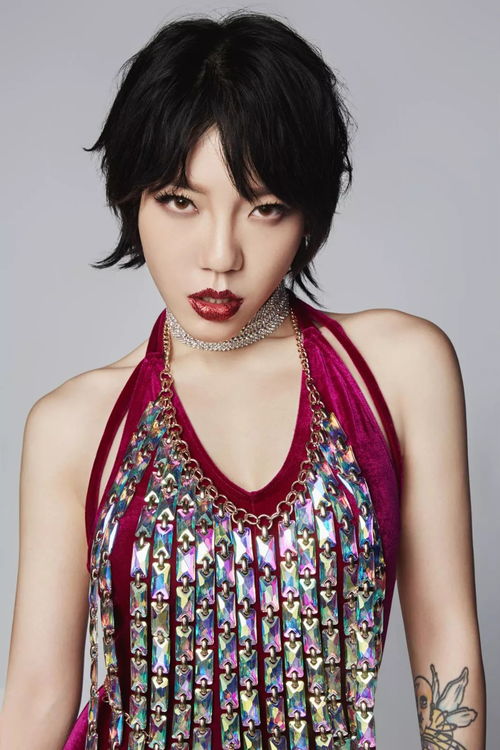 吴莫愁最新风采,小巷深处的独特魅力