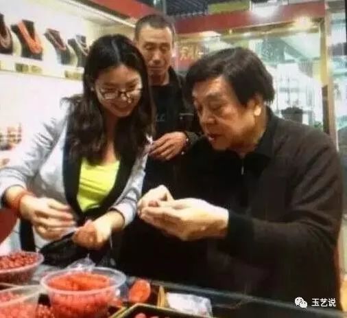 小巷深处的秘密美食天堂,探寻明星们钟爱的美食聚集地