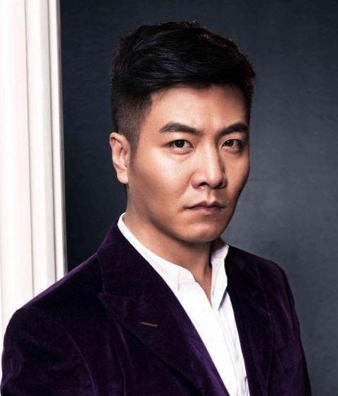 中国男演员表中的暖心日常风采