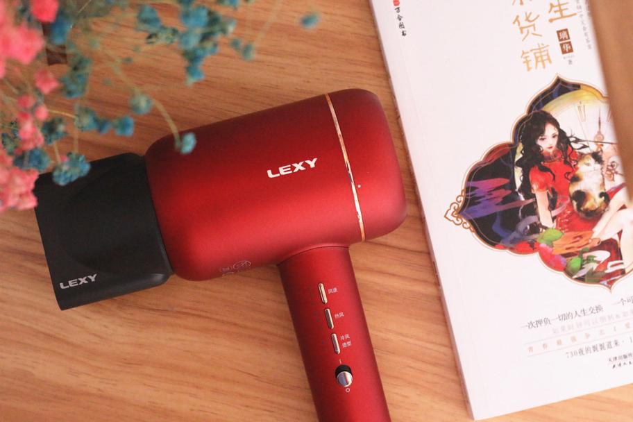 科技与时尚完美融合,最新烫发发型图片展示